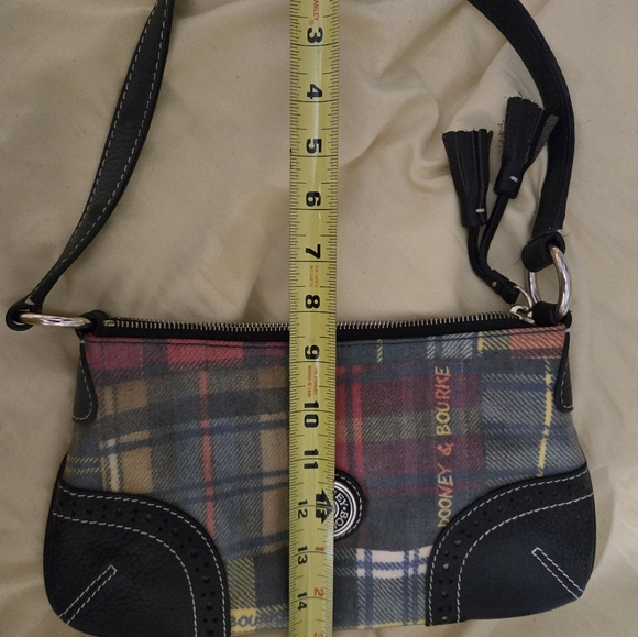 Dooney and Bourke purse - Picture 6 of 7